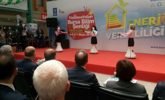 Robot Hostes Ada Bursa Bilim Şenliğinde yoğun ilgiyle karşılandı