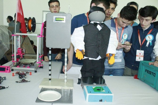 Öğrencilerin geliştirdiği robotlar Konya’da sergileniyor