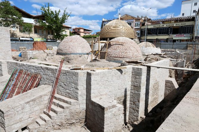 Aksaray’da 2. Kılıçaslan Hamamının Kubbeleri ortaya çıkıyor