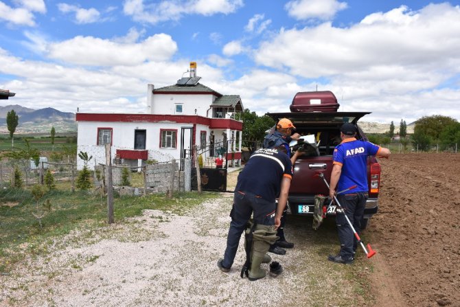 Aksaray’da müstakil bir evin müştemilatına giren yılan paniğe neden oldu