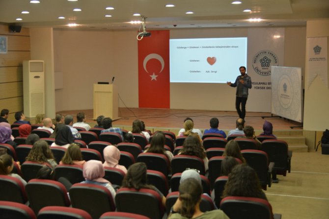 NEÜ Güzel Sanatlar Fakültesi iki konferansa ev sahipliği yaptı