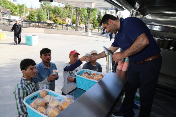 Aksaray’da mobil çorba aracından haftada 3 bin kişi faydalanıyor