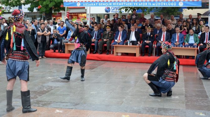 Aksaray’da yağmurlu 19 Mayıs coşkusu