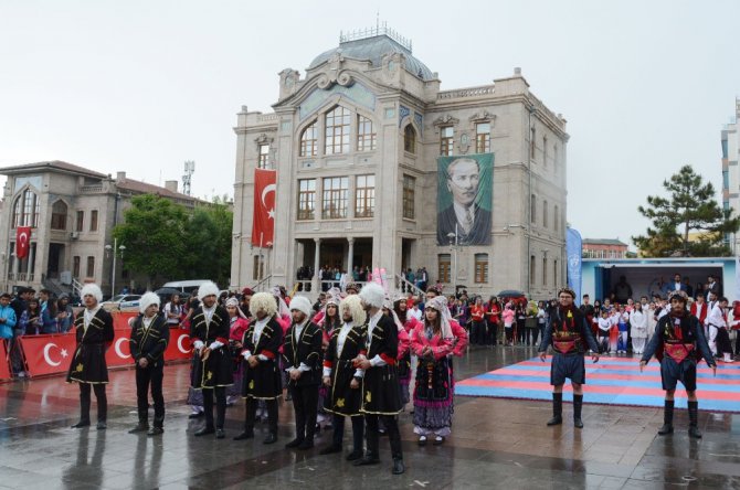 Aksaray’da yağmurlu 19 Mayıs coşkusu