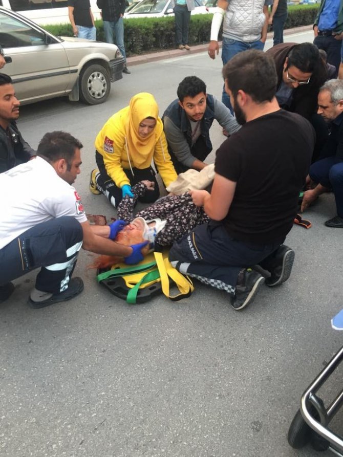 Konya’da otomobilin çarptığı yaşlı kadın hayatını kaybetti