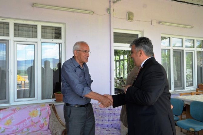 Başkan Özgüven’den huzur evine ziyaret