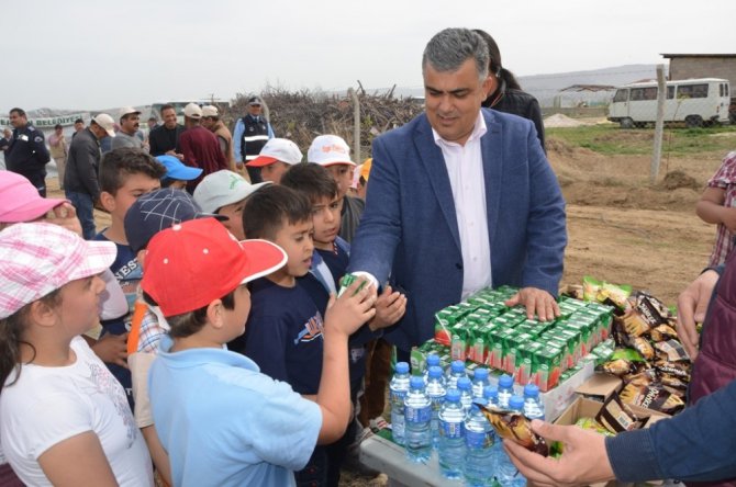 Başkan Özgüven, eğitime desteklerini sürdürüyor