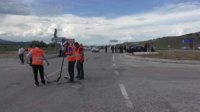 Kavşakta otomobille çarpışan cip takla attı: 1 ölü, 2 yaralı