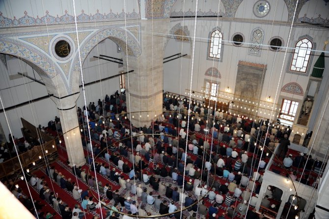 Konya’da tarihi Sultan Selim Cami yeniden ibadete açıldı