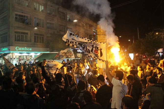 Konya’da Beşiktaş’ın şampiyonluğu kutlandı