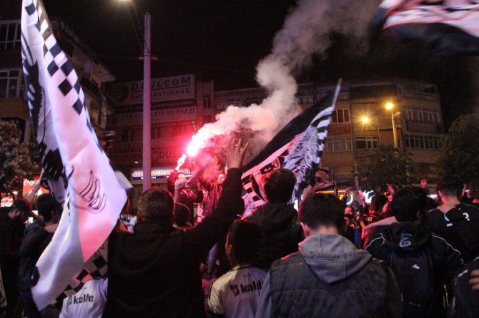 Konya’da Beşiktaş’ın şampiyonluğu kutlandı