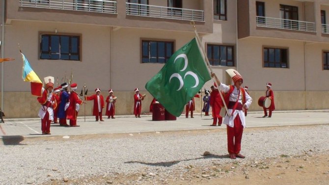 Lise öğrencileri mehter takımı kurdu