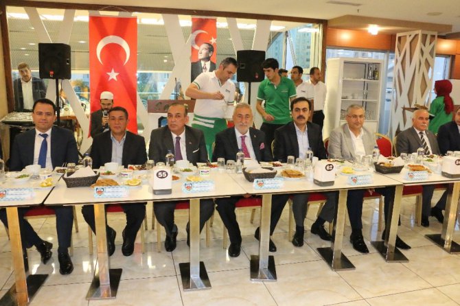 KONESOB üyeleri iftarda bir araya geldi