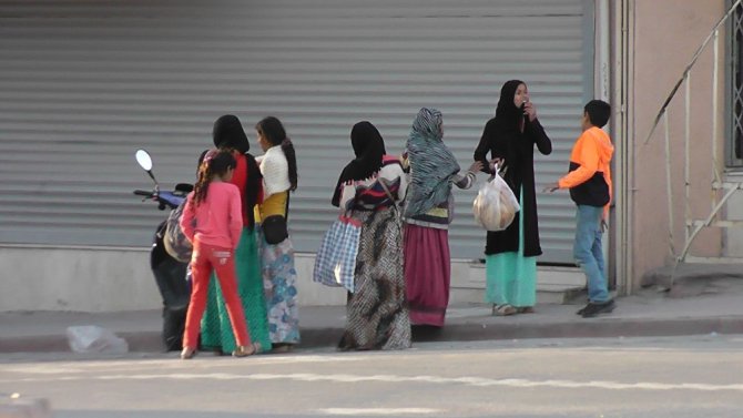 Kulu’da Suriyeli çocuklar tehlikeli şekilde dileniyor