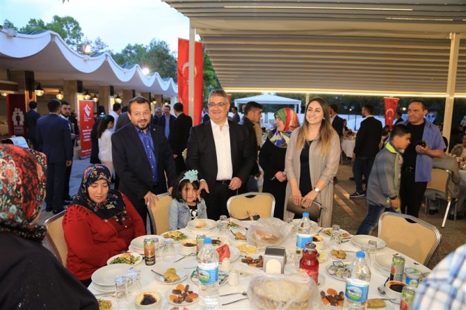 Koruyucu aileler iftar programında buluştu