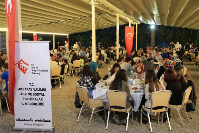 Koruyucu aileler iftar programında buluştu