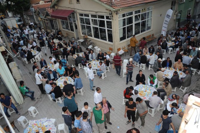 Başkan Akyürek, toplumun farklı kesimleriyle iftarda buluşuyor