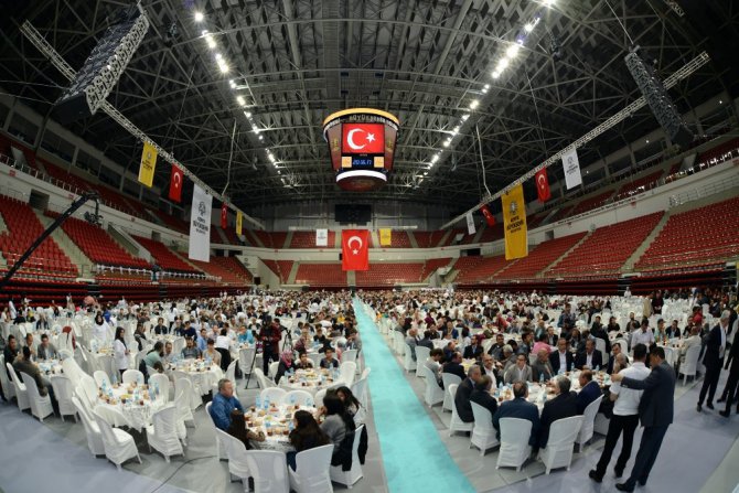 Başkan Akyürek, Esnaf Odalarının üyeleri ile iftarlarda buluşuyor