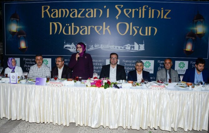 Başkan Toru’dan meclis üyeleri ve teşkilat mensuplarına iftar