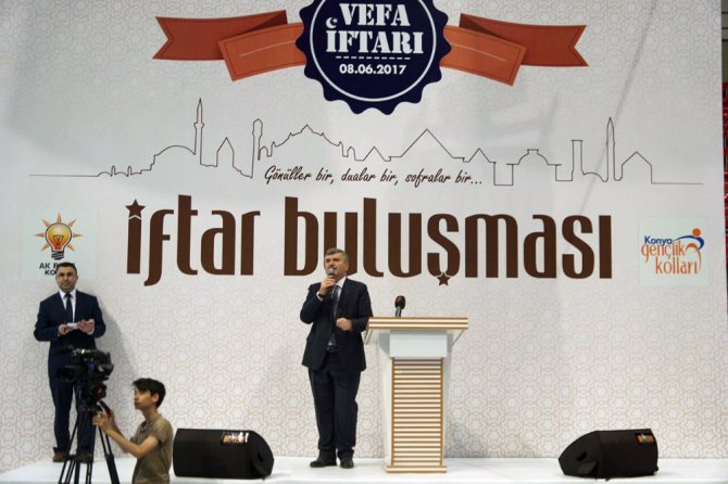 Başkan Akyürek, iftarda gençlerle buluştu