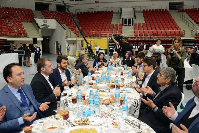 Başkan Akyürek, iftarda gençlerle buluştu