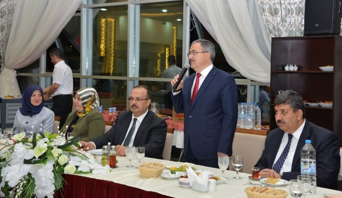 Selçuk’ta yabancı uyruklu öğrenciler iftarda buluştu