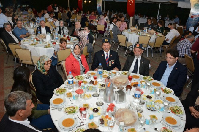 Aksaray Belediyesinden şehit aileleri ve gazilere iftar programı