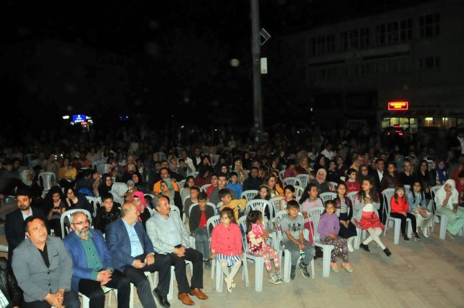 Akşehir Belediyesi’nin Ramazan geceleri programı ilgi gördü