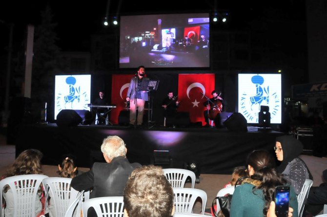 Akşehir Belediyesi’nin Ramazan geceleri programı ilgi gördü