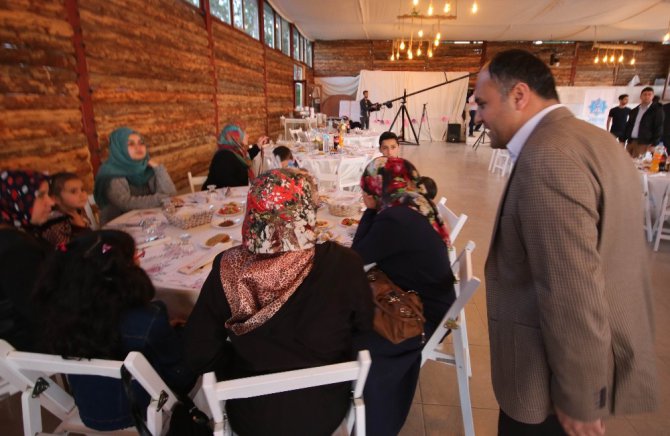 Özaltun, kardeşlik iftarında yetim çocuklarla buluştu