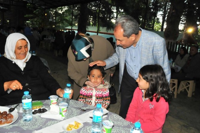 Akşehir Belediyesinden kardeşlik iftarı