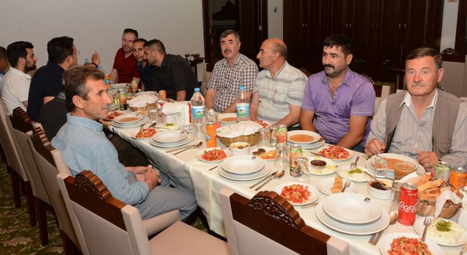 Muhtarlar iftarda bir araya geldi