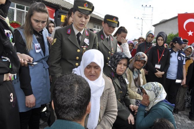 Konya şehidini uğurladı