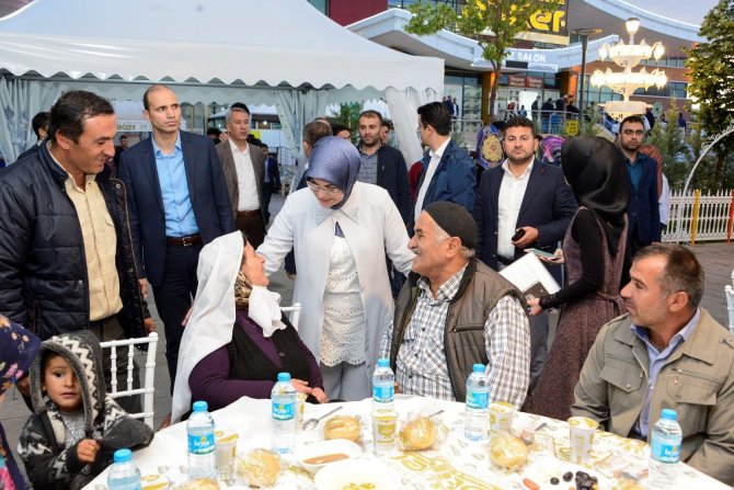 Meram Belediye personeli iftarda buluştu