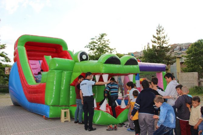 Seydişehir Belediyesi eğlenceyi çocukların ayağına götürüyor