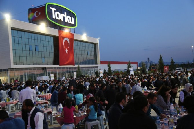 Konya Şeker ailesi 11 farklı kampüste iftarda buluştu