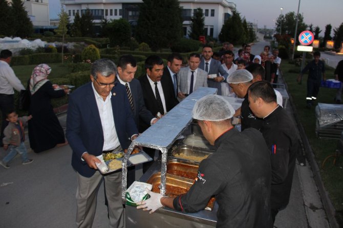 Konya Şeker ailesi 11 farklı kampüste iftarda buluştu