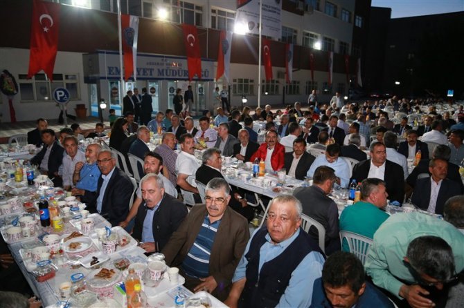 Emniyet mensupları iftarda buluştu