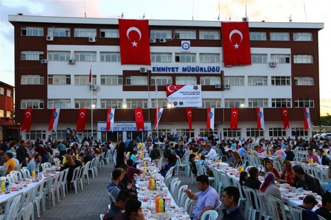 Emniyet mensupları iftarda buluştu