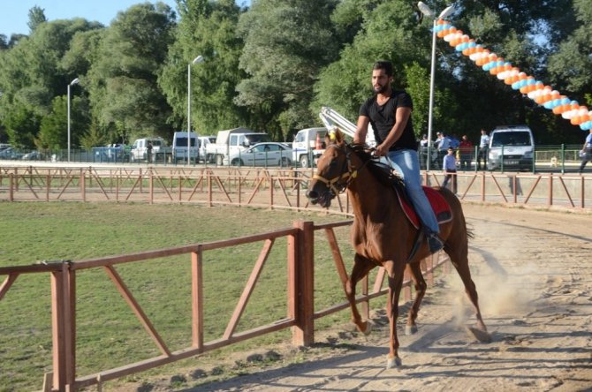 Ereğli Belediyesi atlı spor kulübü açıldı