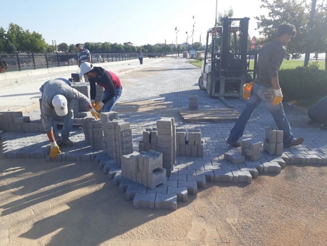 Beyşehir’in en büyük parkına yürüyüş yolu