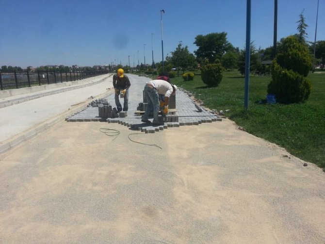 Beyşehir’in en büyük parkına yürüyüş yolu