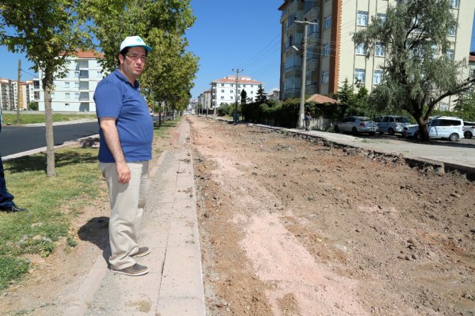 Aksaray Belediyesi şehrin her bölgesinde asfalt çalışması yapıyor