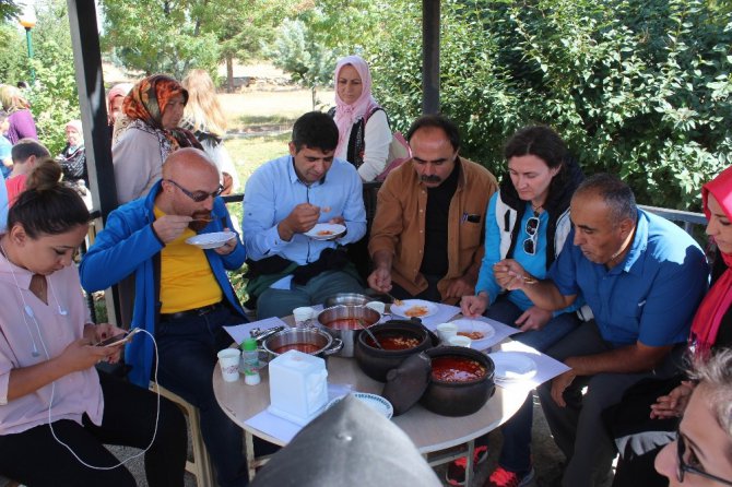 Beyşehir’de 4. Geleneksel Akçabelen Çetmi Şeker Fasulyesi Festivali