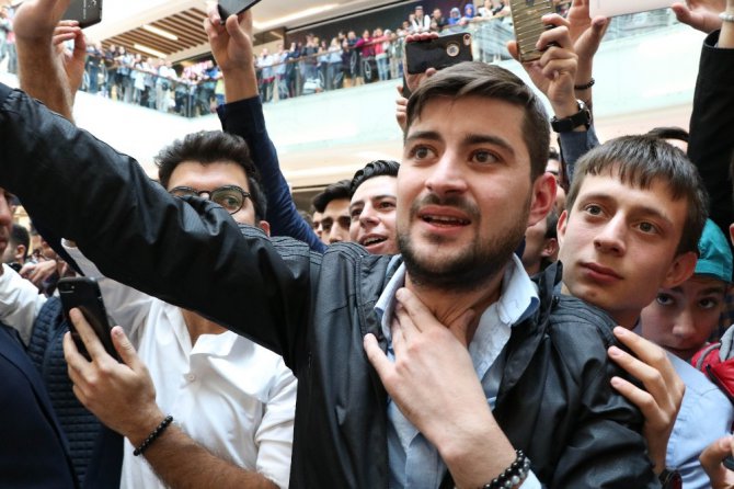 Necati Şaşmaz’a Konya’da yoğun ilgi