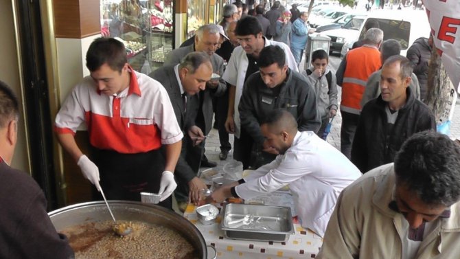 Kulu’da 2 bin kişiye aşure ikram edildi