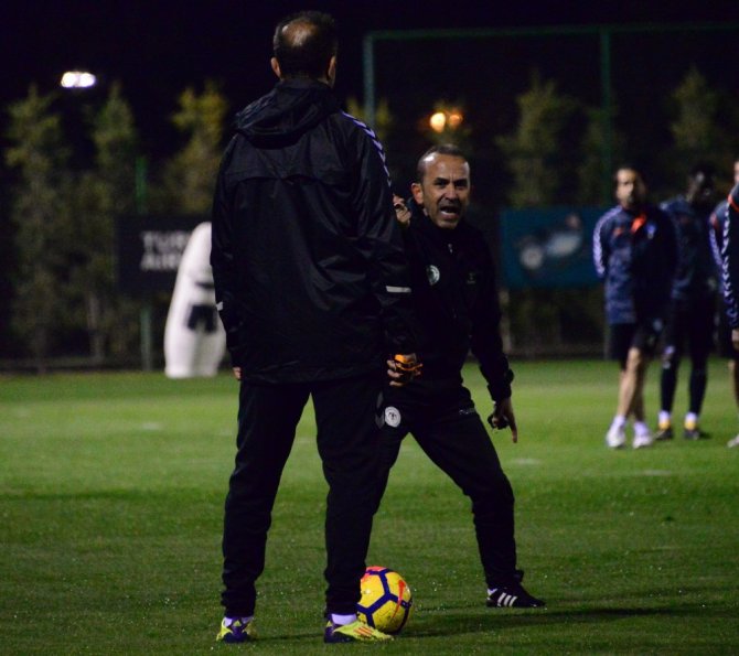 Atiker Konyaspor Mehmet Özdilek yönetiminde ilk çalışmasını yaptı