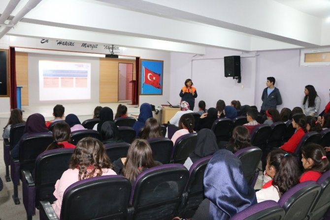 Aksaray’da lise öğrencilerine afet eğitimi