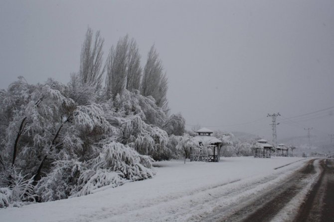 Derbent’te kar sevinci