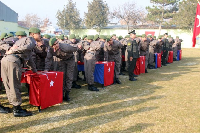 Konya’da kısa dönem erler yemin etti